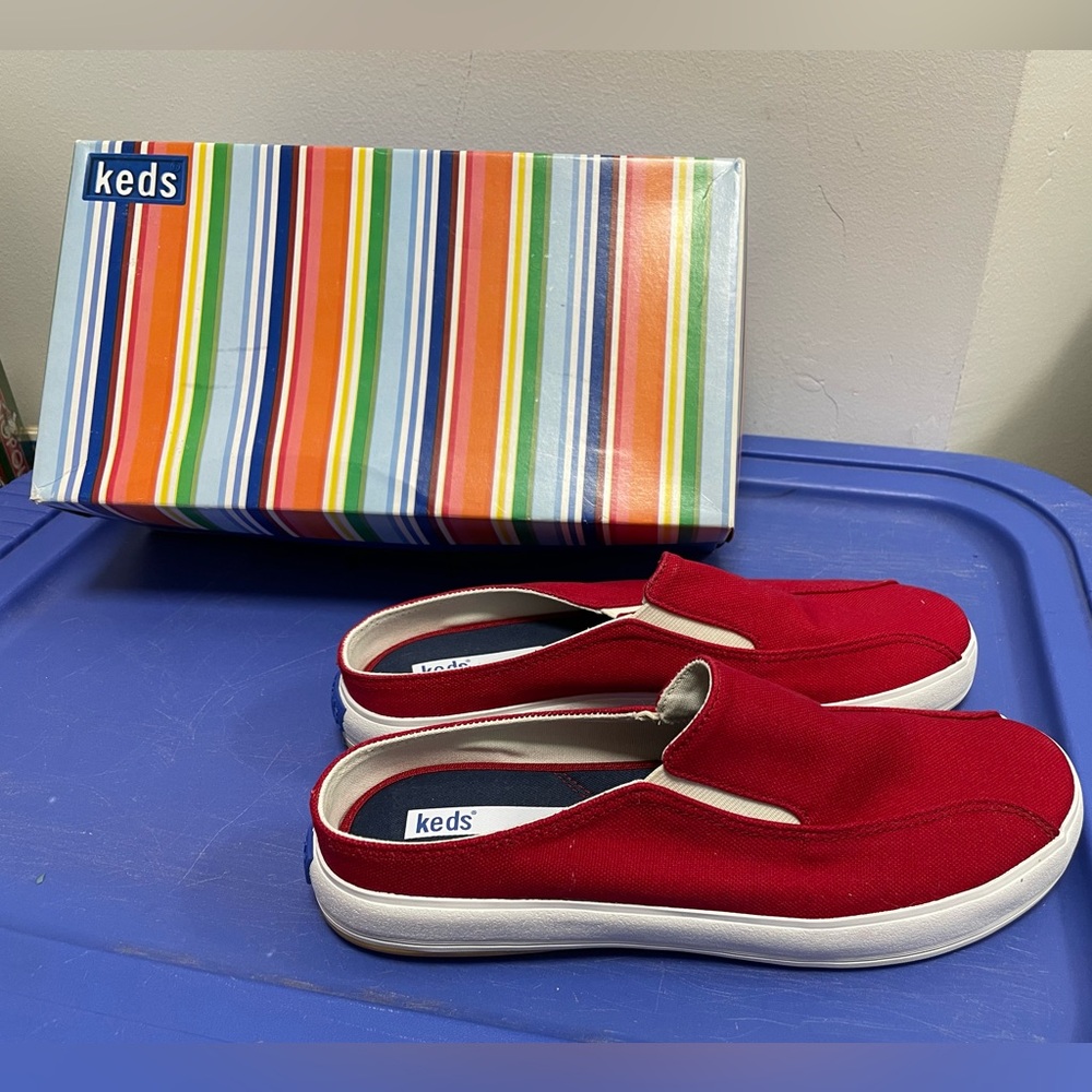 REDUCED PRICE!! Keds Women's Red Slip-On Canvas Loafers